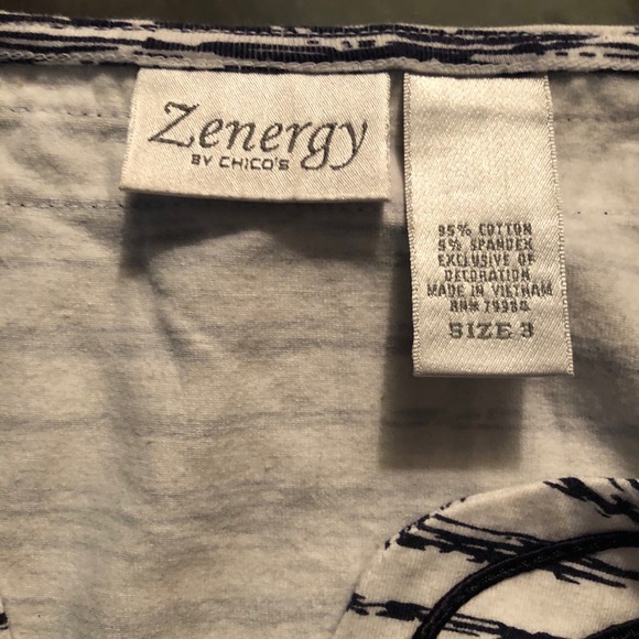 Chico’s Long Sleeve Navy and White Zenergy Top - Picture 6 of 8